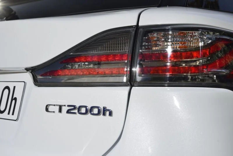 Lexus CT 200h (136 Hp) Hybrid e-CVT2014 - 2017 thumbnail 6