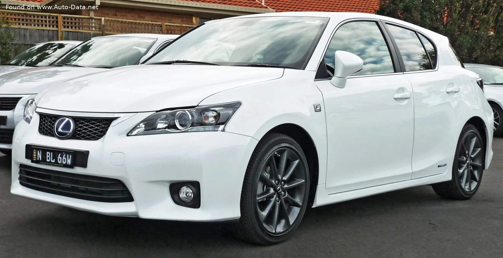 Lexus CT 200h (136 Hp) Hybrid e-CVT2011 - 2014 thumbnail 3