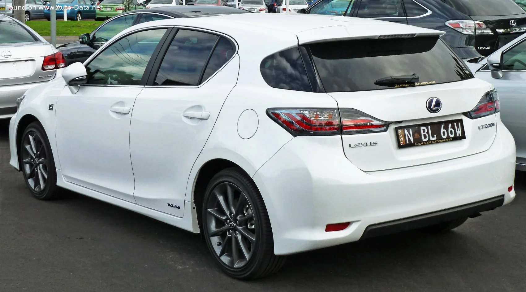 Lexus CT 200h (136 Hp) Hybrid e-CVT2011 - 2014 thumbnail 4