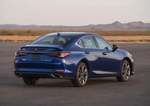 Lexus ES 300h (218 Hp) Hybrid e-CVT2018 - 2021 thumbnail 2