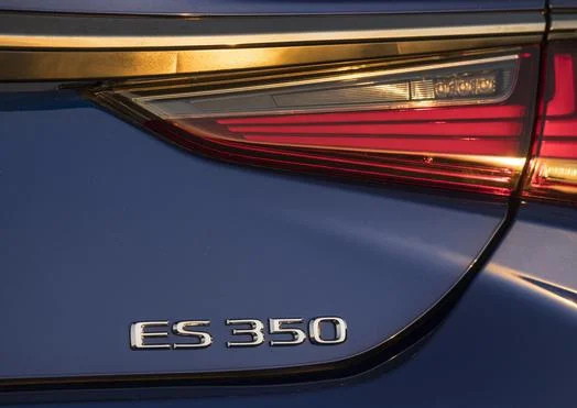Lexus ES 300h (218 Hp) Hybrid e-CVT2018 - 2021 thumbnail 8
