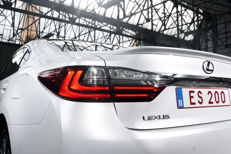 Lexus ES 200 (150 Hp) Automatic2015 - 2018 thumbnail 6