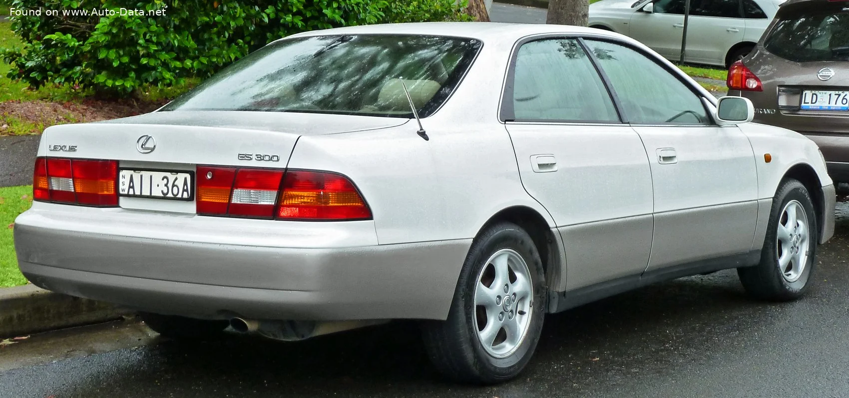 Lexus ES 300 (223 Hp)1997 - 2001 thumbnail 2