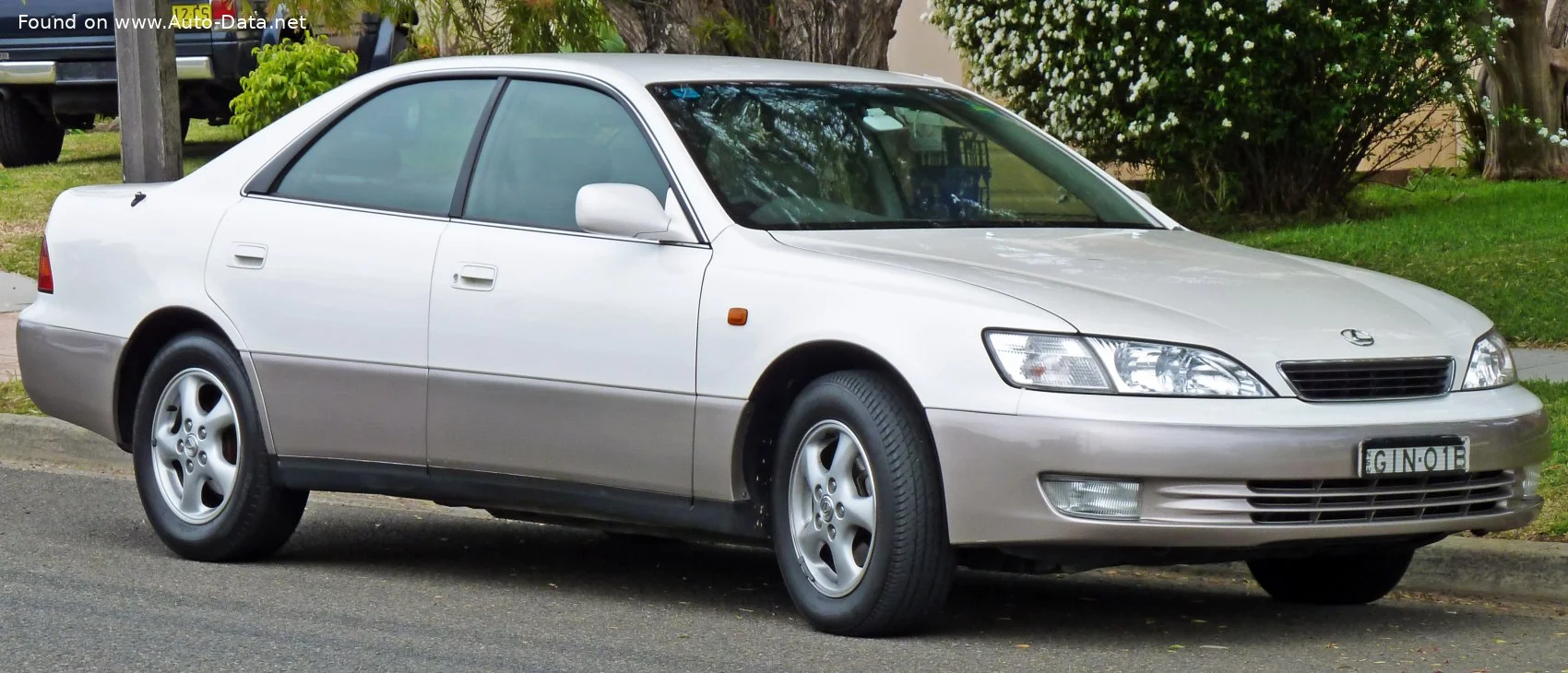 Lexus ES 300 (223 Hp)1997 - 2001 thumbnail 3