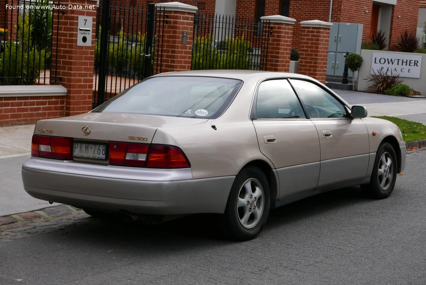 Lexus ES 300 (223 Hp)1997 - 2001 thumbnail 6
