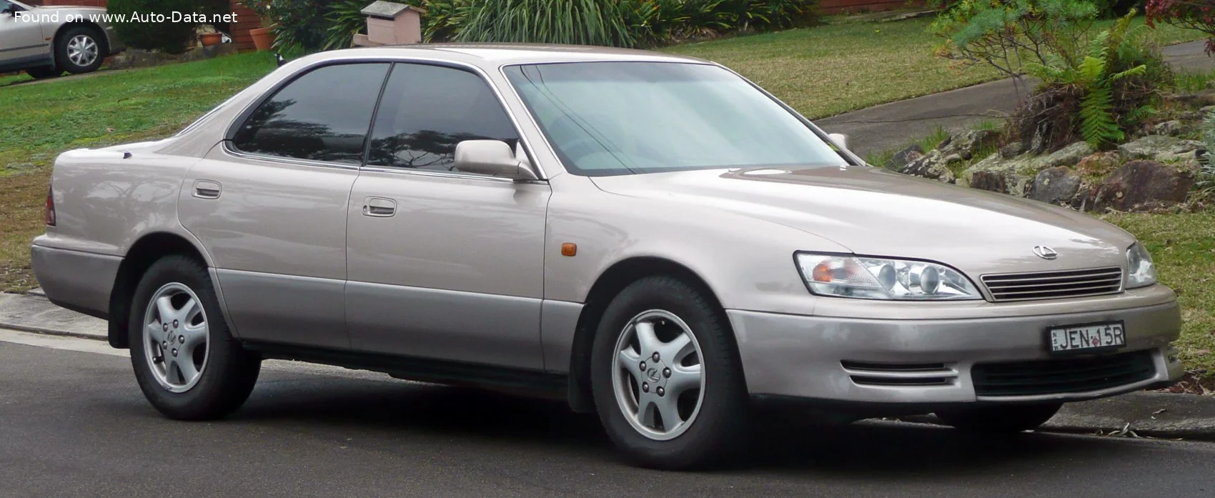 Lexus ES 300 (188 Hp)1991 - 1997 thumbnail 3