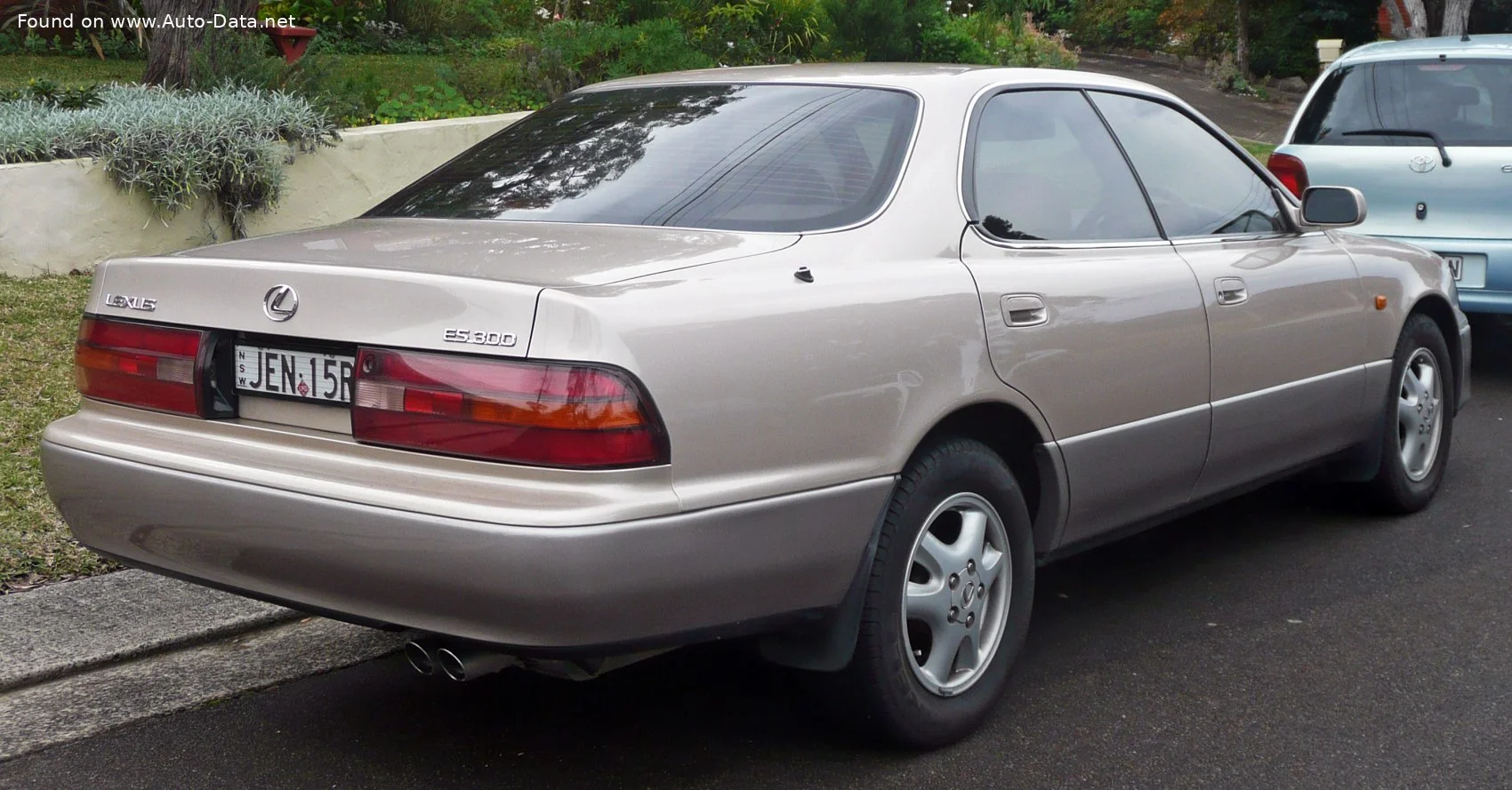 Lexus ES 300 (188 Hp)1991 - 1997 thumbnail 4