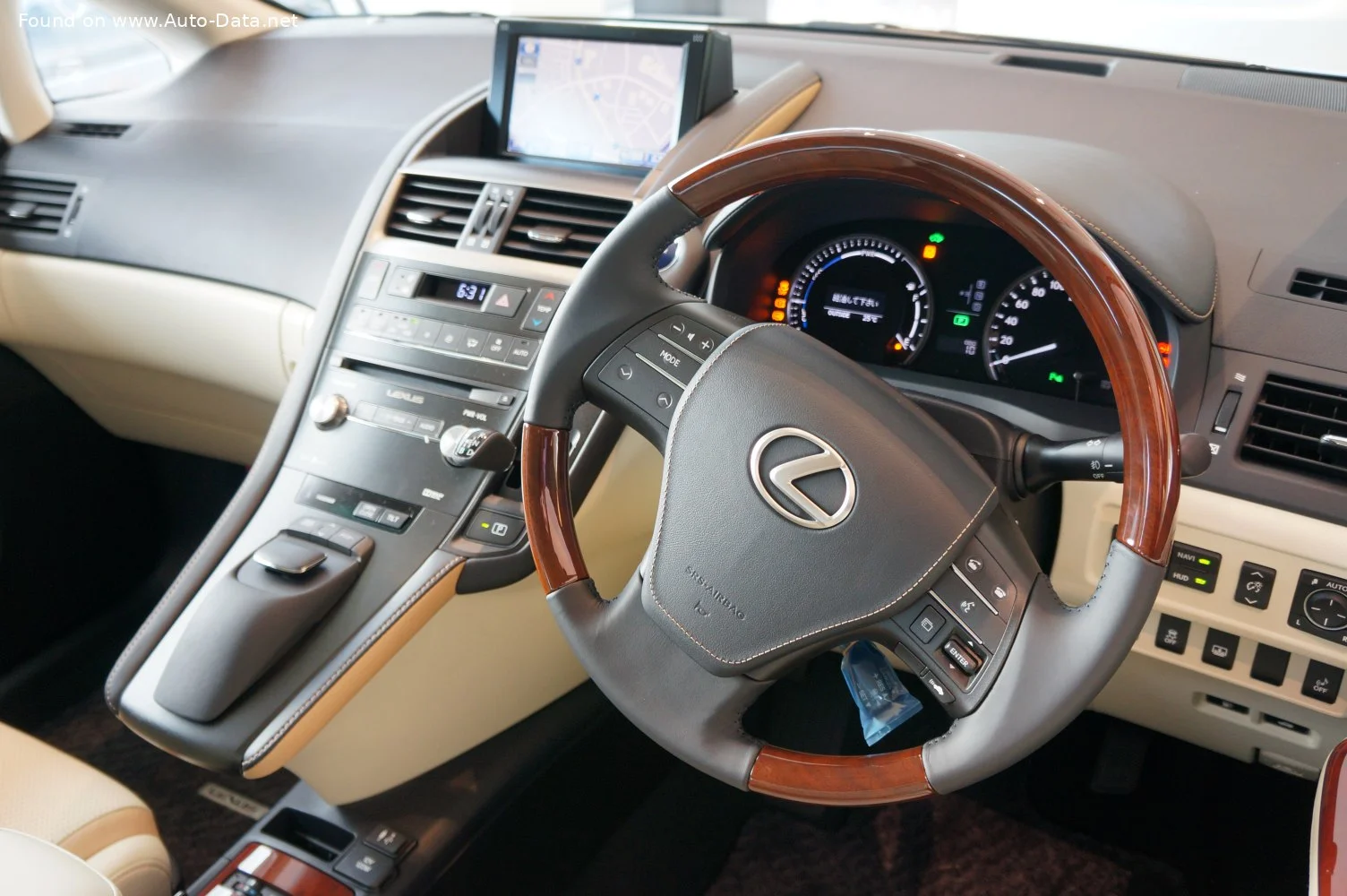 Lexus HS Lexus HS (facelift 2013) thumbnail 3