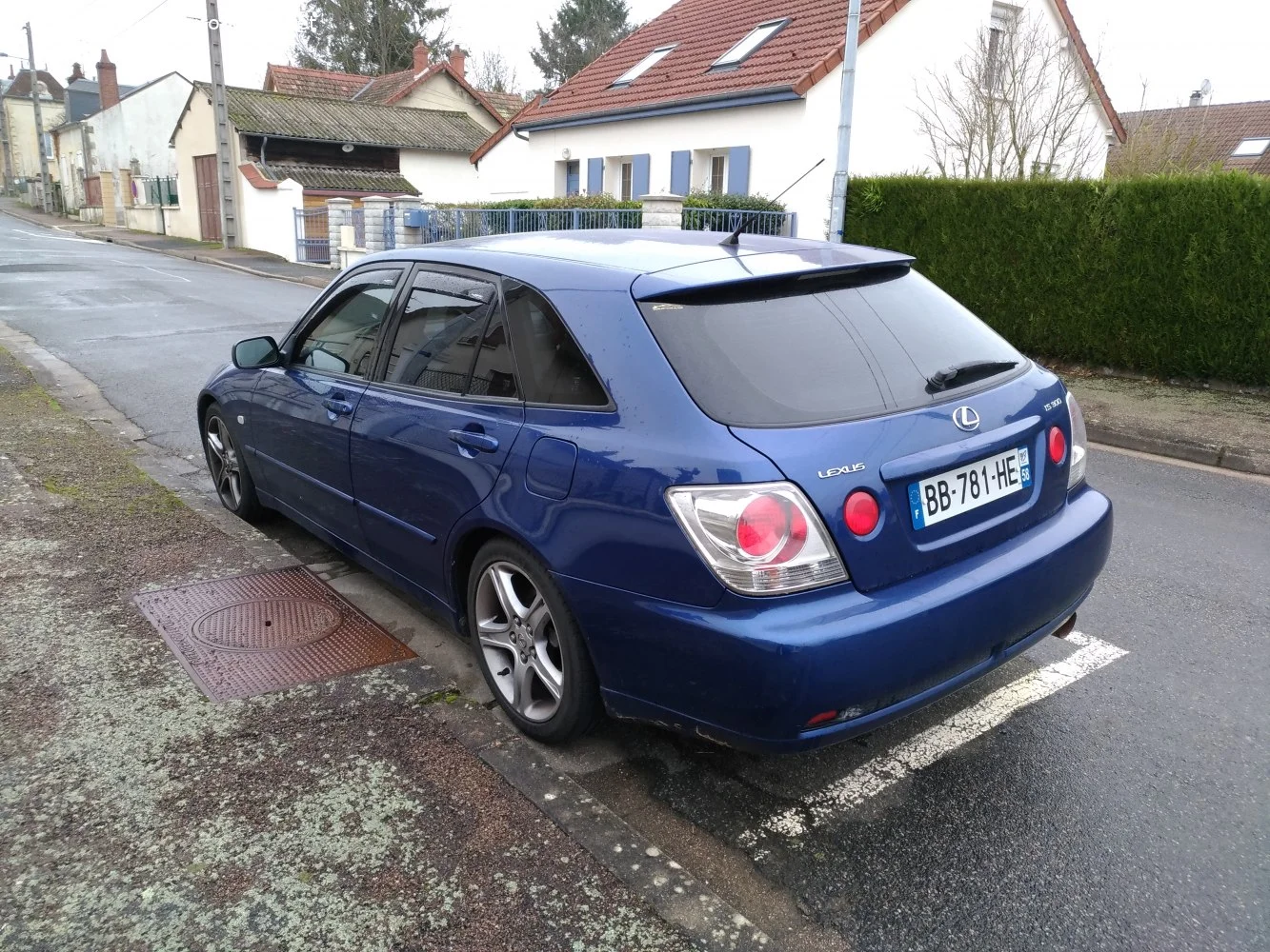 Lexus IS 200 (155 Hp)2002 - 2005 thumbnail 2