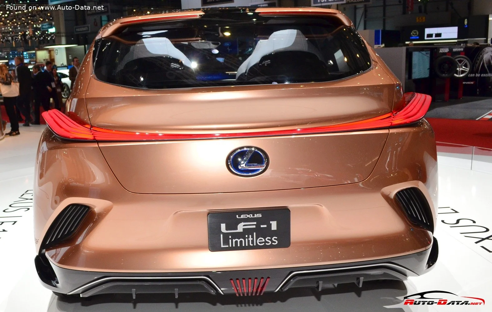 Lexus LF-1 Lexus LF-1 Limitless (Concept) thumbnail 12