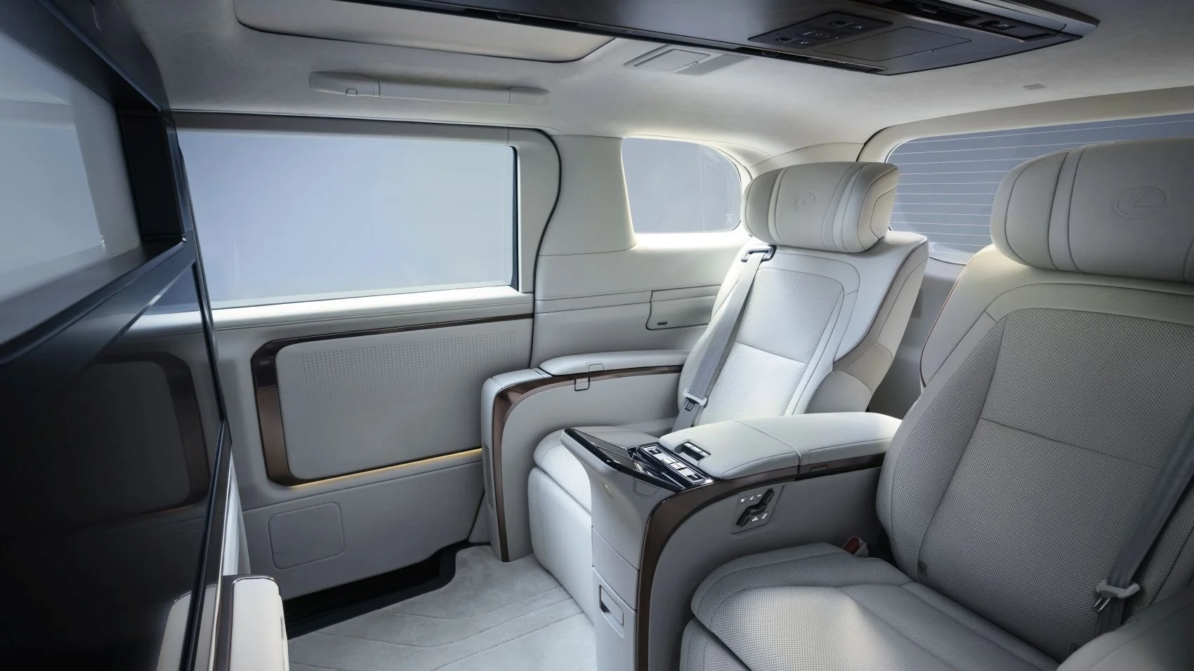 Lexus LM 350h (250 Hp) Hybrid e-CVT 7 Seat2023 - thumbnail 9