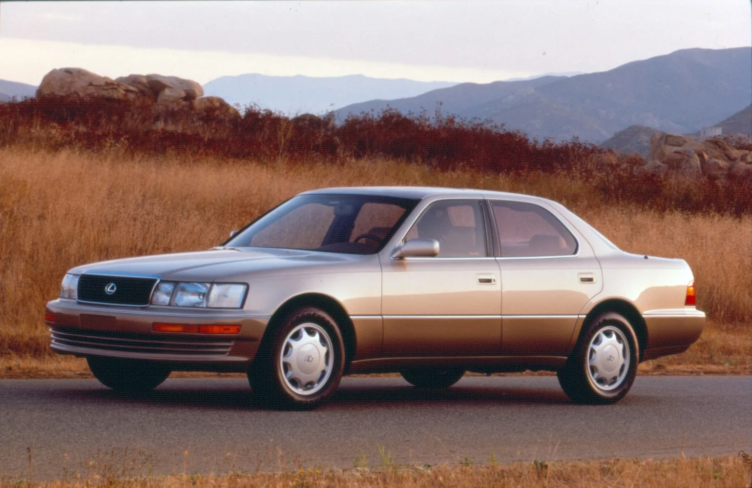 Lexus LS 400 V8 (245 Hp) Automatic1992 - 1994 thumbnail 2