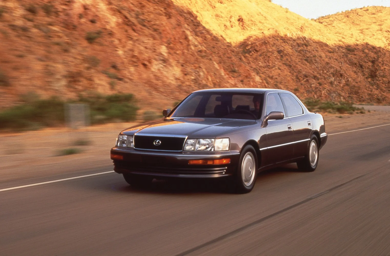 Lexus LS 400 V8 (245 Hp) Automatic1992 - 1994 thumbnail 3