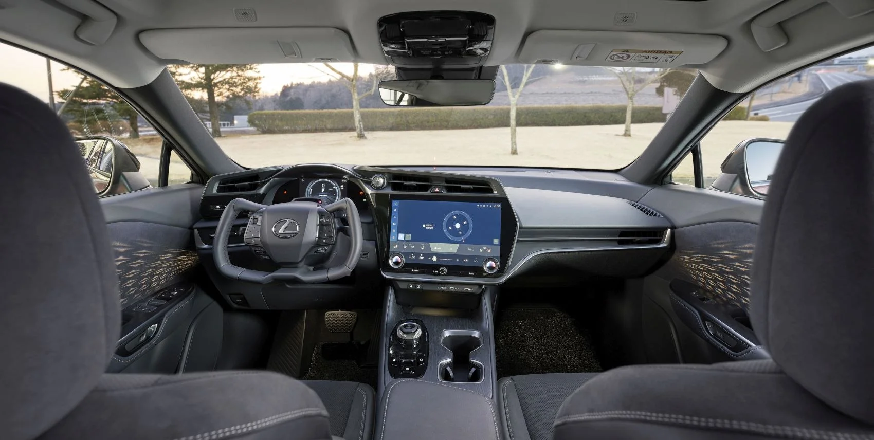 Lexus RZ 300e 72.8 kWh (201 Hp)2023 - thumbnail 13