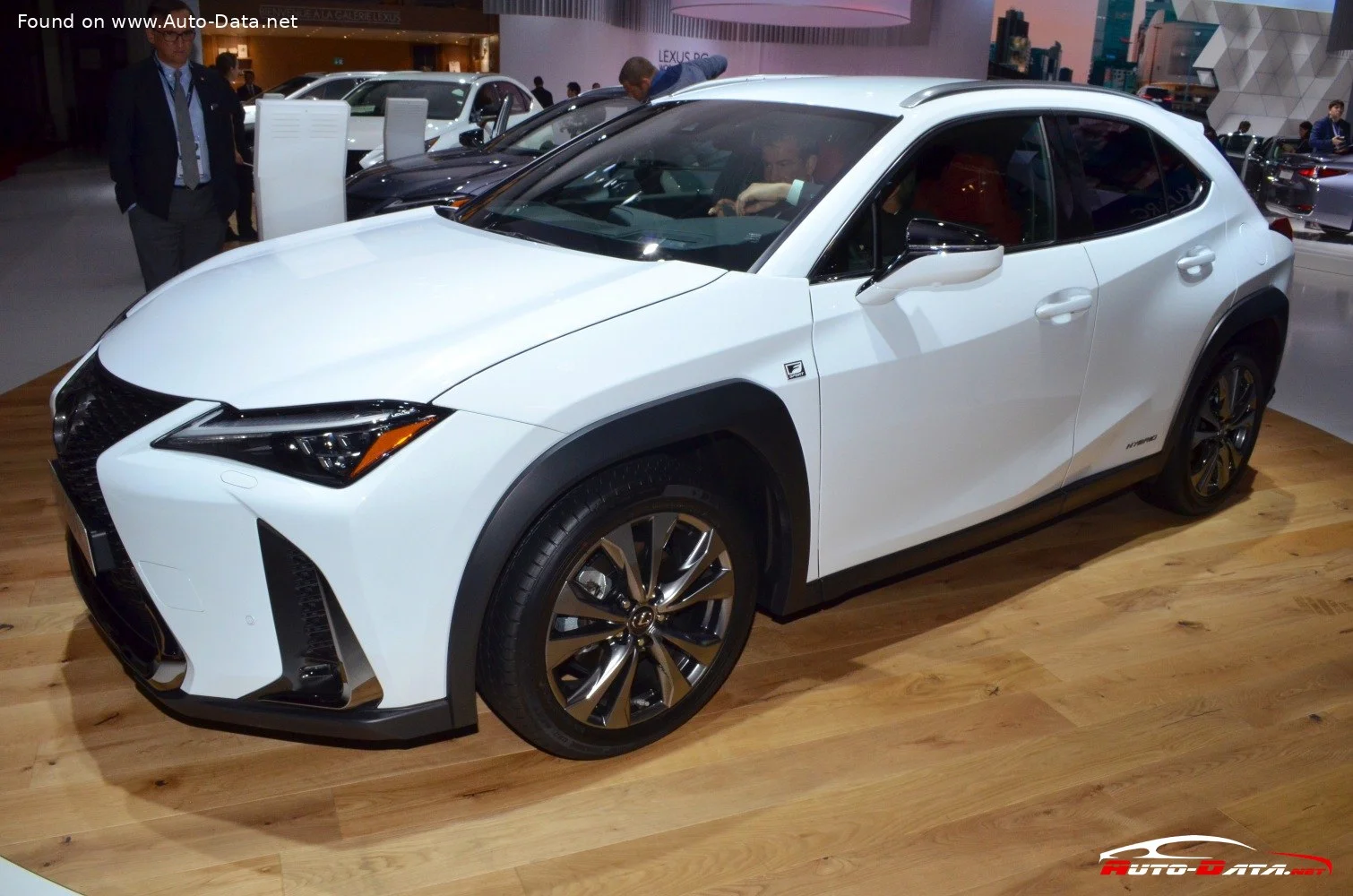 Lexus UX 200 (171 Hp) D-CVT2019 - 2023 thumbnail 12