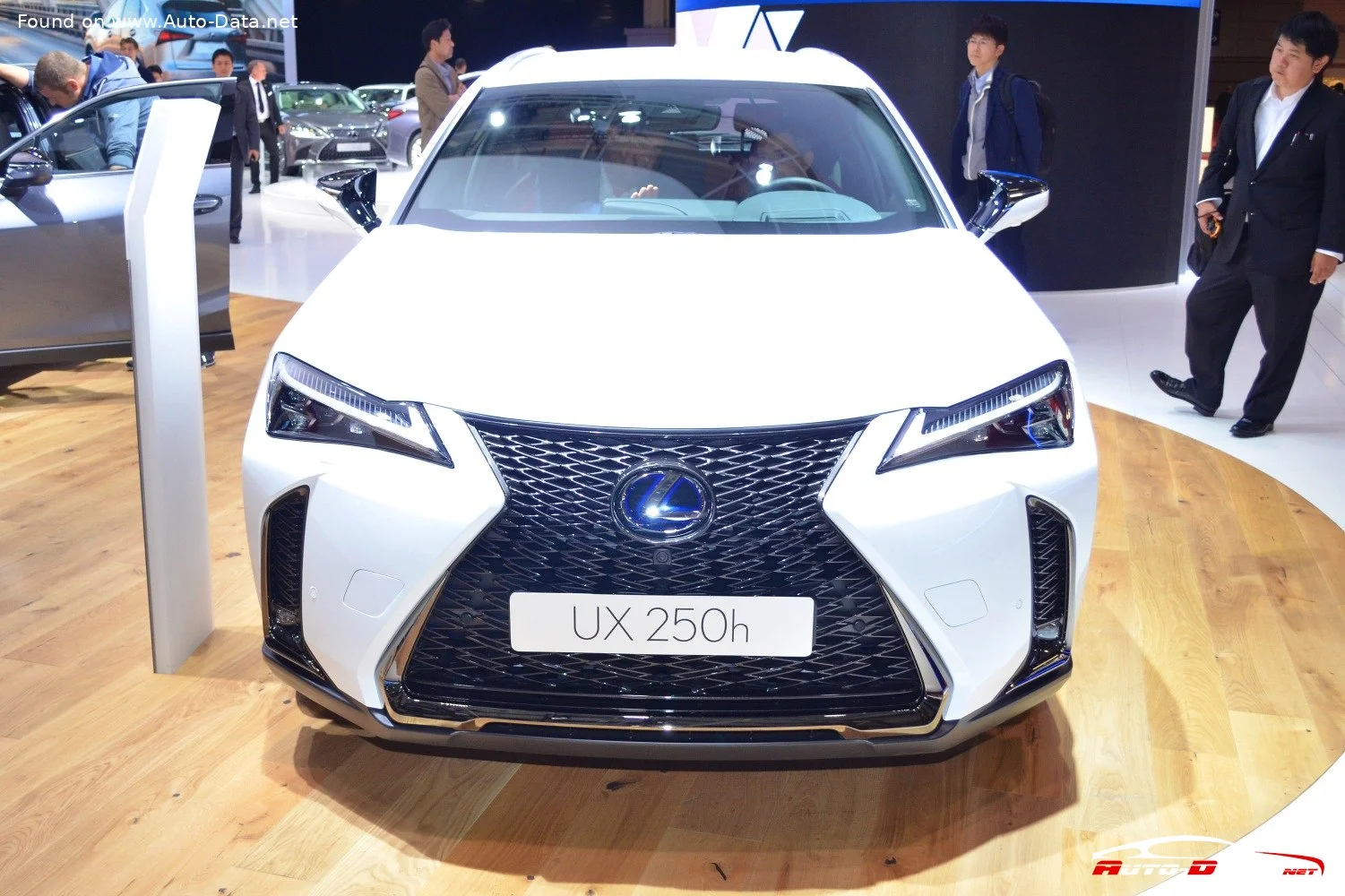 Lexus UX 200 (171 Hp) D-CVT2019 - 2023 thumbnail 14