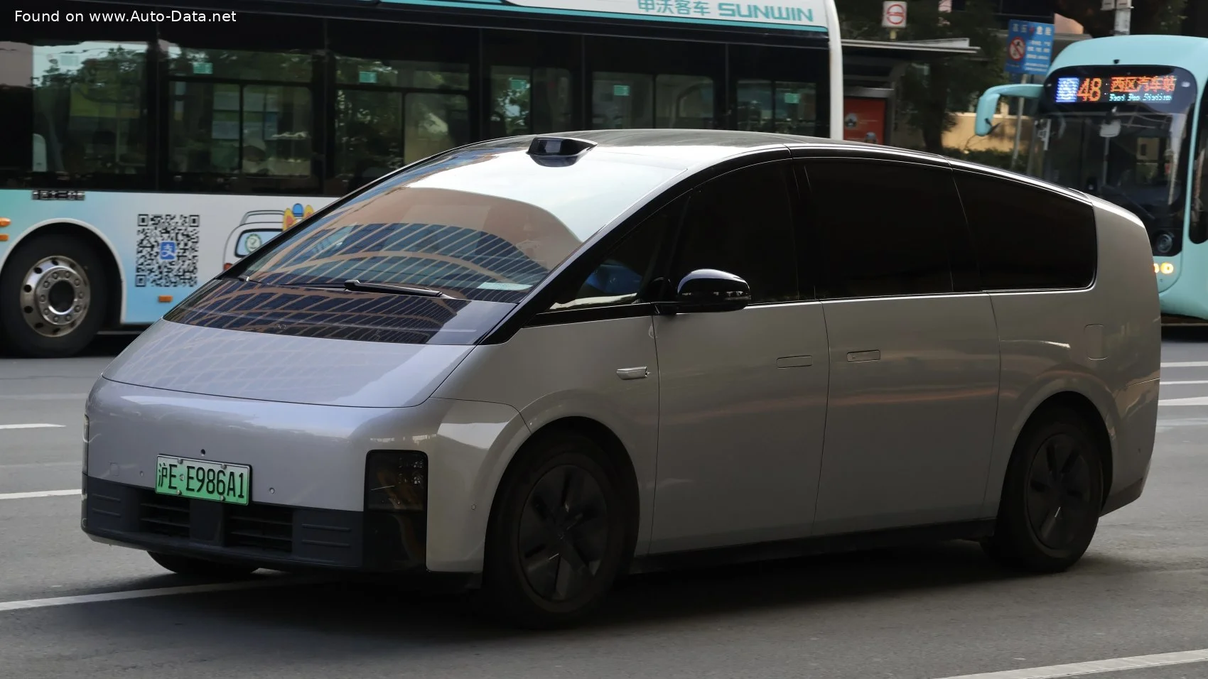 Li MEGA 102.7 kWh (544 Hp) Dual Motor 4WD2024 - thumbnail 11