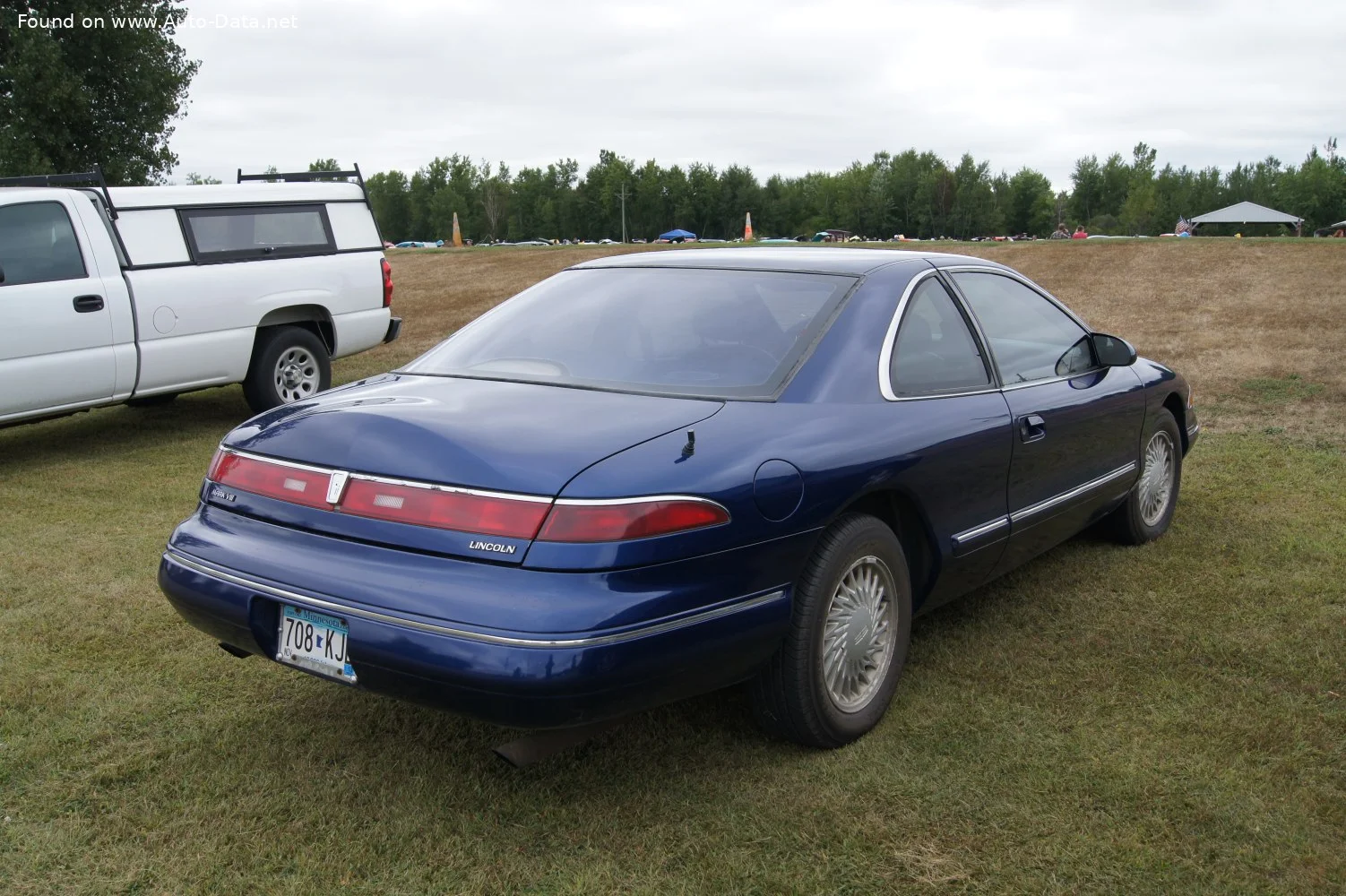 Lincoln Mark 4.6 i V8 32V (280 Hp)1993 - 2000 thumbnail 2