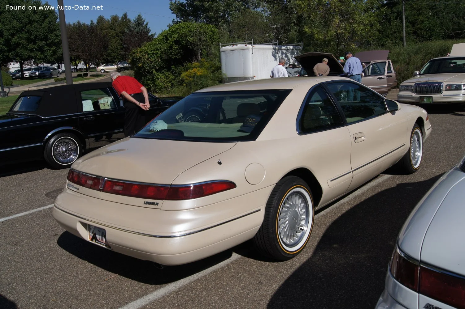 Lincoln Mark 4.6 i V8 32V (280 Hp)1993 - 2000 thumbnail 4