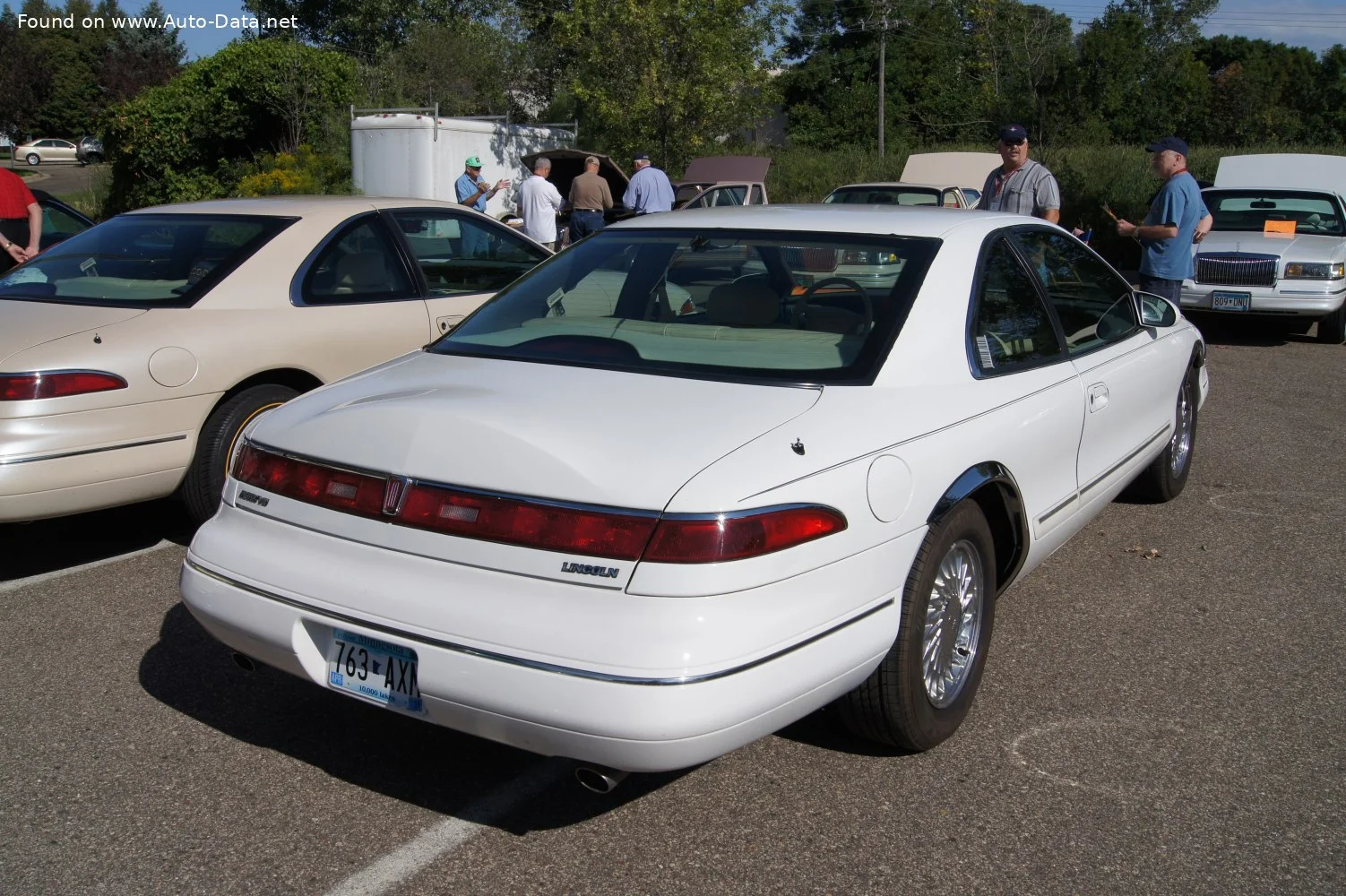 Lincoln Mark 4.6 i V8 32V (280 Hp)1993 - 2000 thumbnail 6