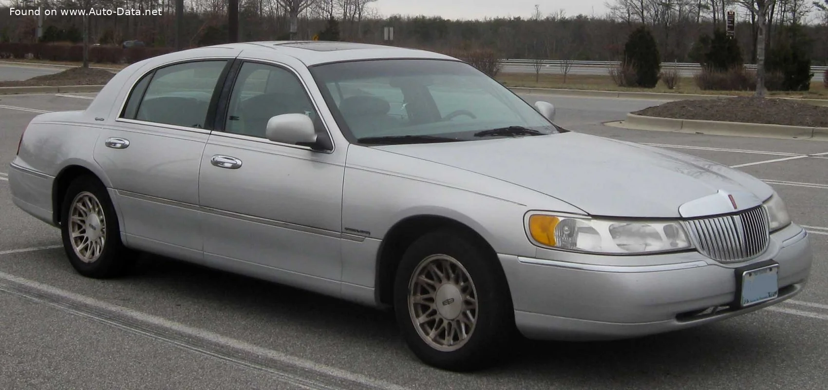 Lincoln Town Car 4.6 i V8 L (242 Hp)2006 - 2011 thumbnail 2