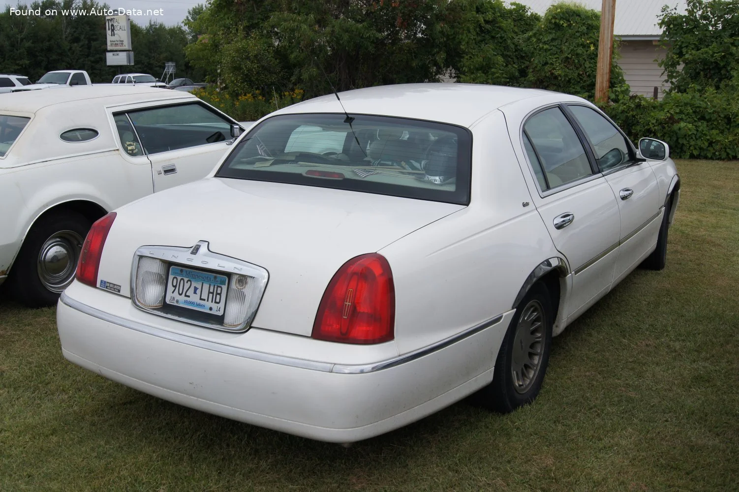 Lincoln Town Car 4.6 i V8 L (242 Hp)2006 - 2011 thumbnail 4