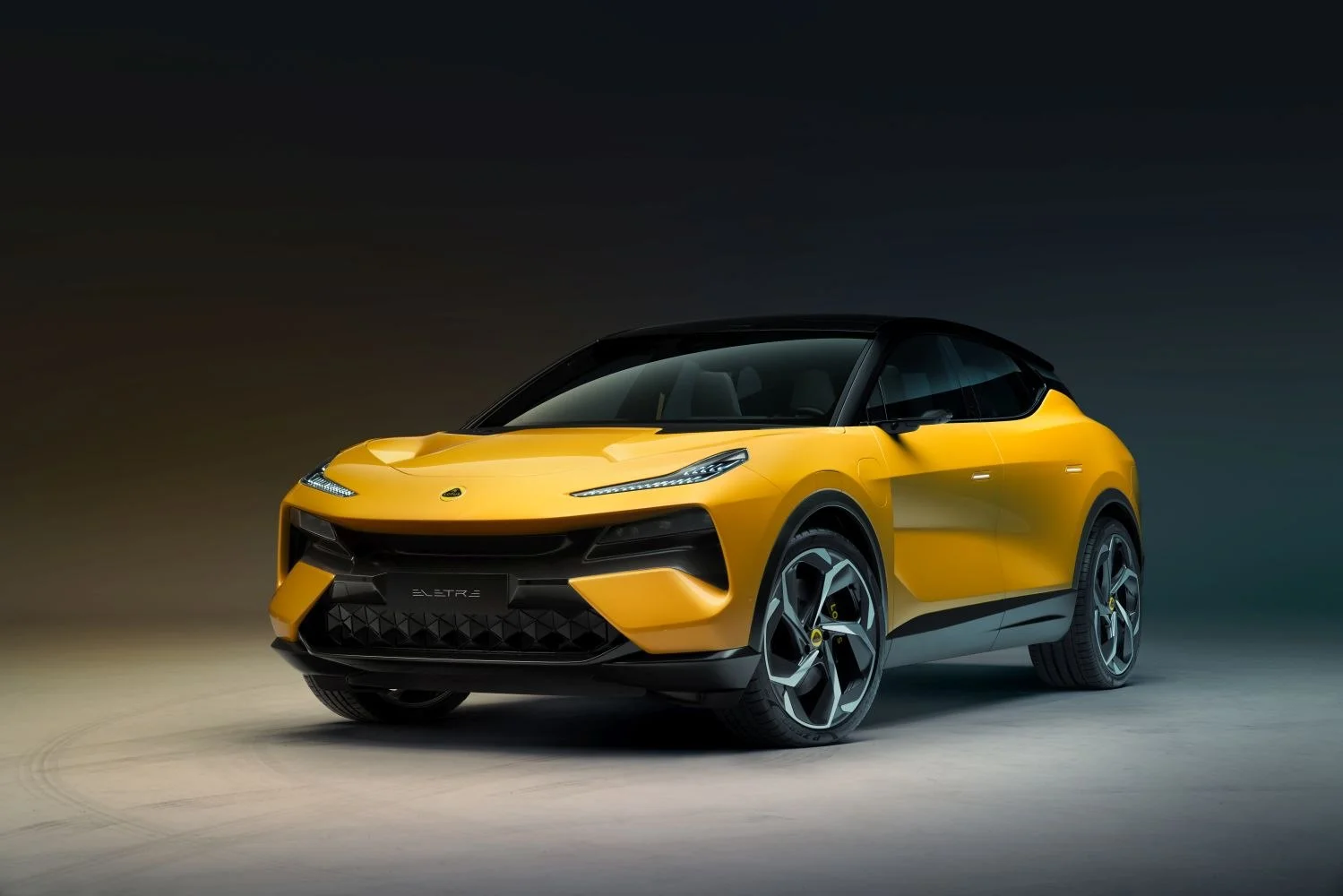 Lotus Eletre 112 kWh (603 Hp) Dual Motor AWD2022 - - 1