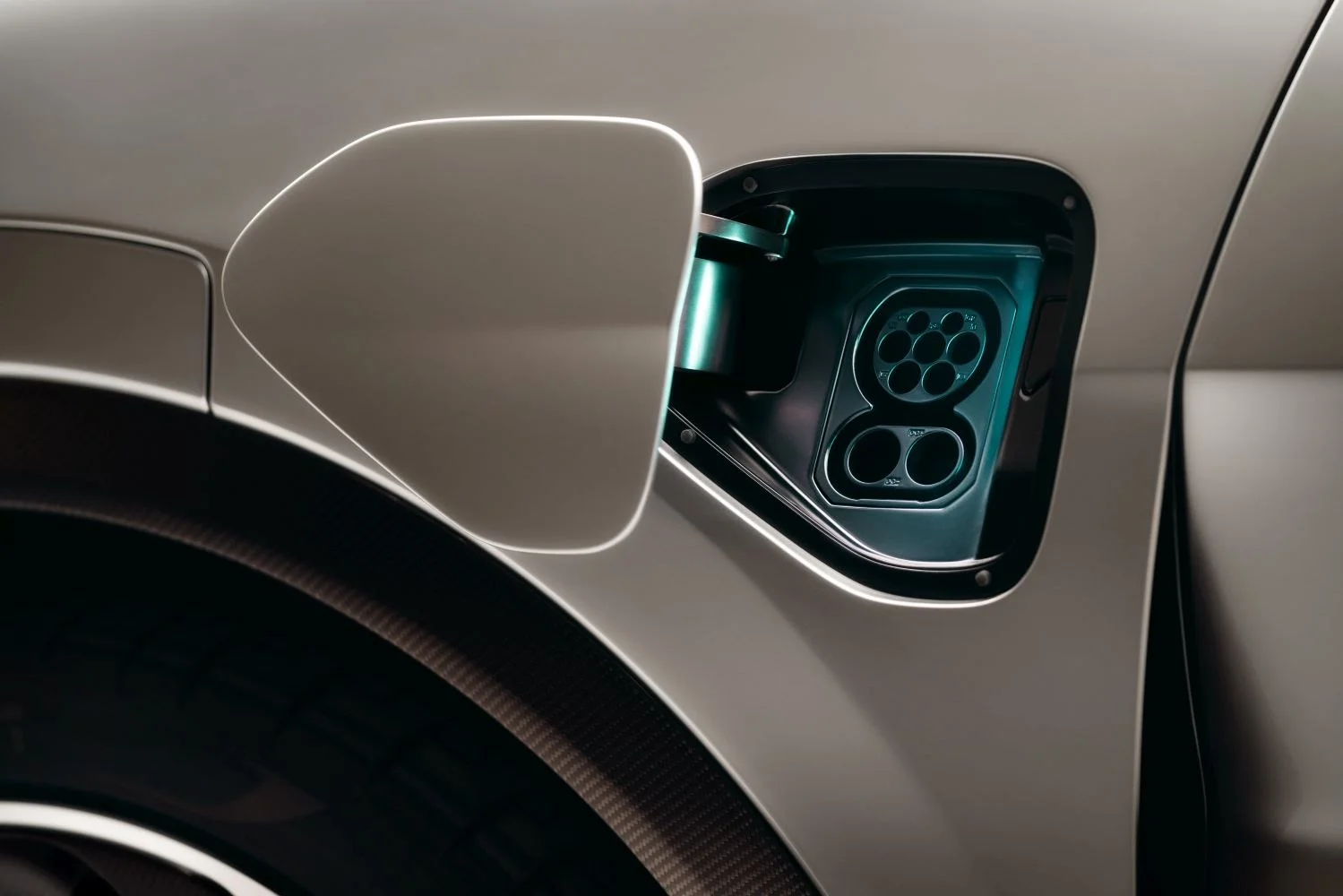 Lotus Eletre 112 kWh (603 Hp) Dual Motor AWD2022 - thumbnail 17