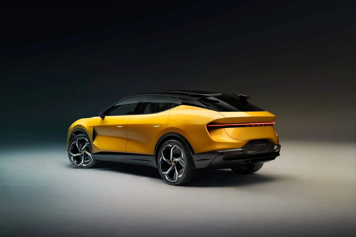 Lotus Eletre 112 kWh (603 Hp) Dual Motor AWD2022 - thumbnail 3