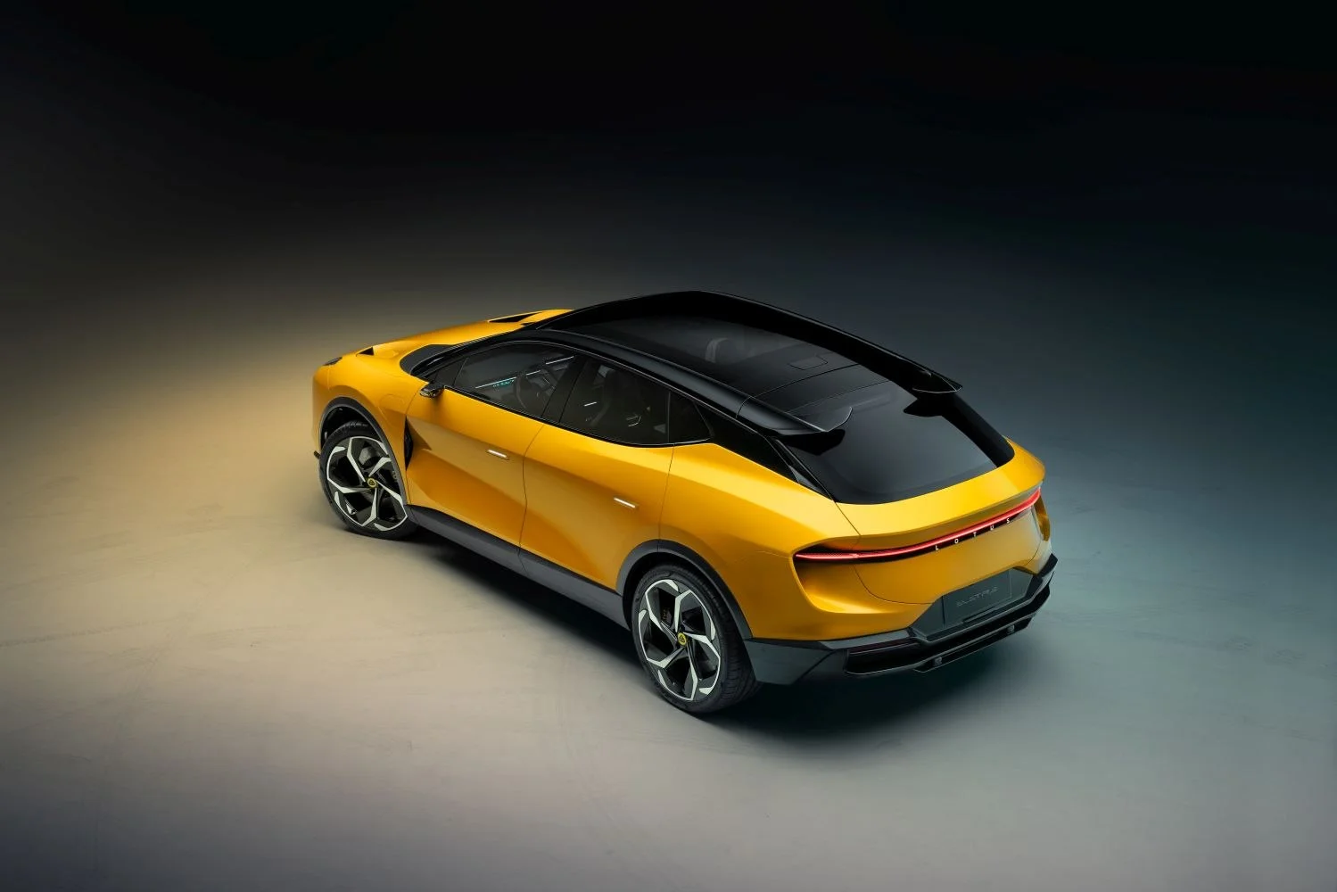 Lotus Eletre 112 kWh (603 Hp) Dual Motor AWD2022 - thumbnail 4