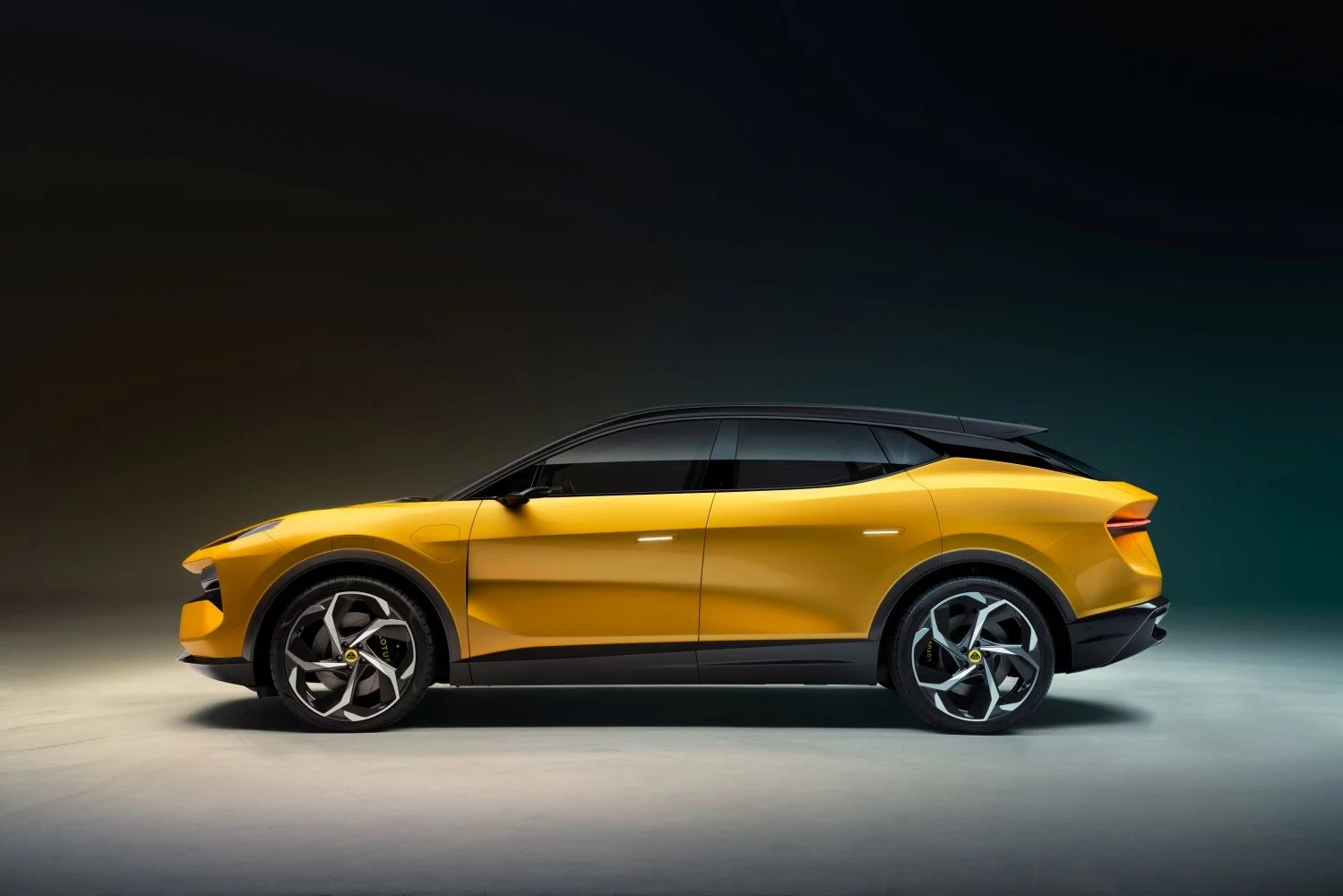 Lotus Eletre 112 kWh (603 Hp) Dual Motor AWD2022 - thumbnail 5