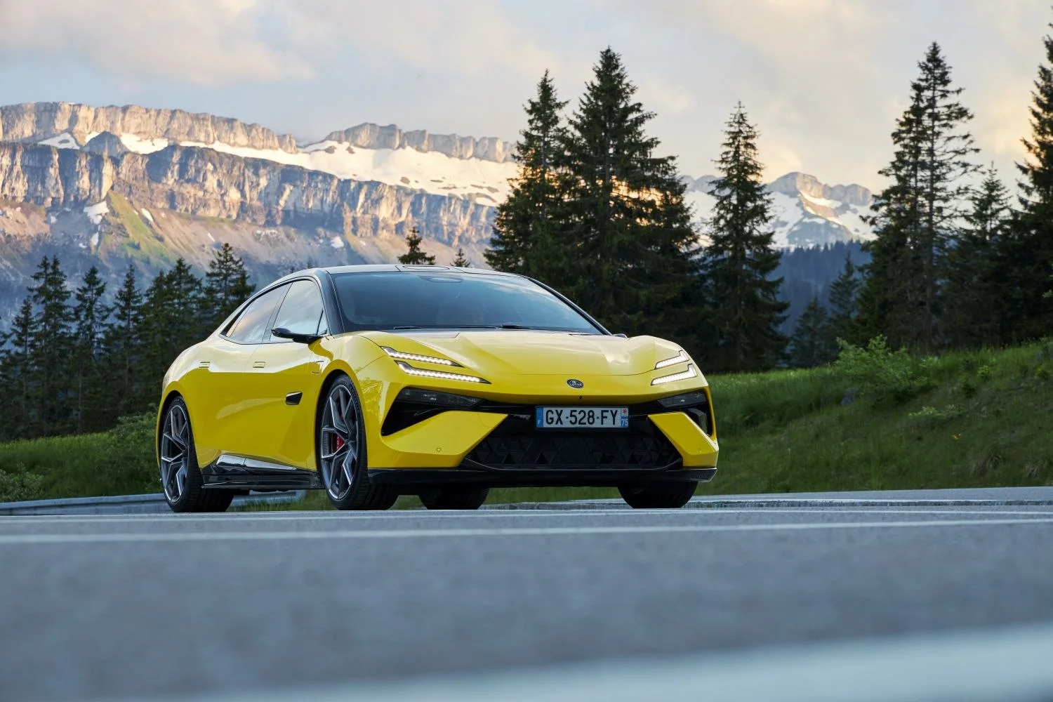 Lotus Emeya 102 kWh (612 Hp) AWD Electric2024 - - 1