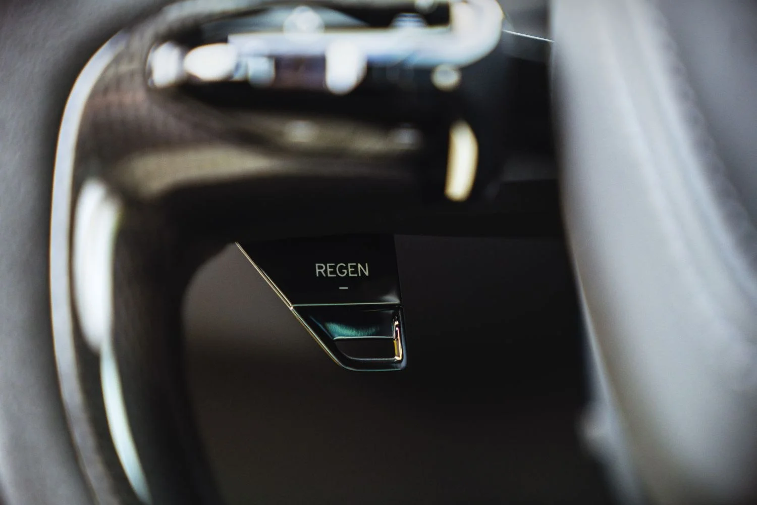 Lotus Emeya 102 kWh (612 Hp) AWD Electric2024 - thumbnail 18