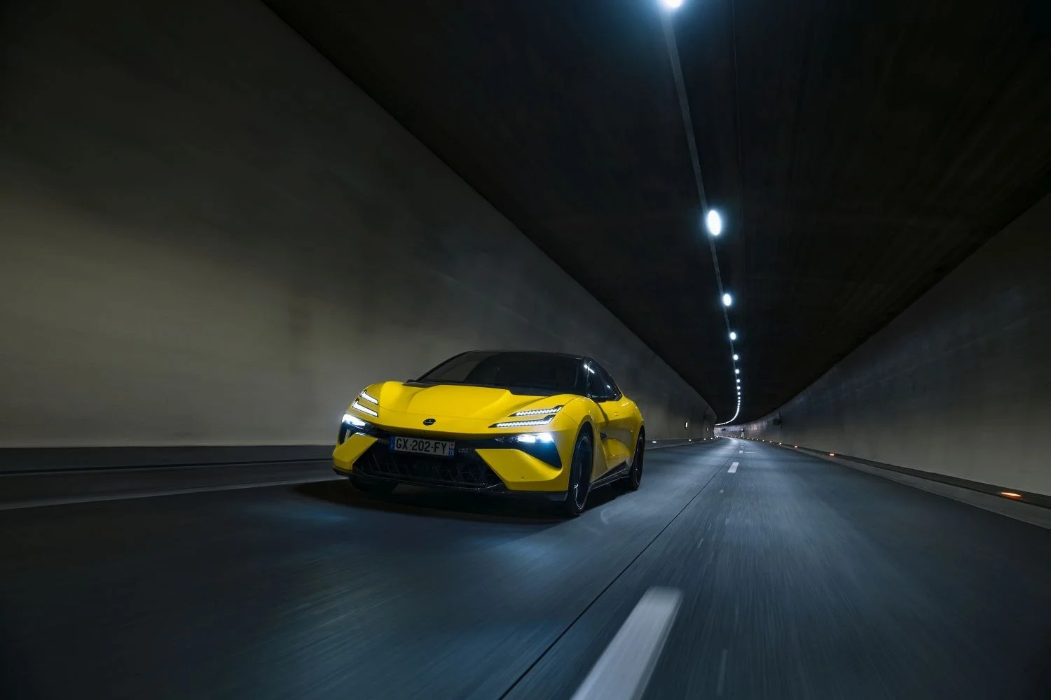 Lotus Emeya 102 kWh (612 Hp) AWD Electric2024 - thumbnail 7