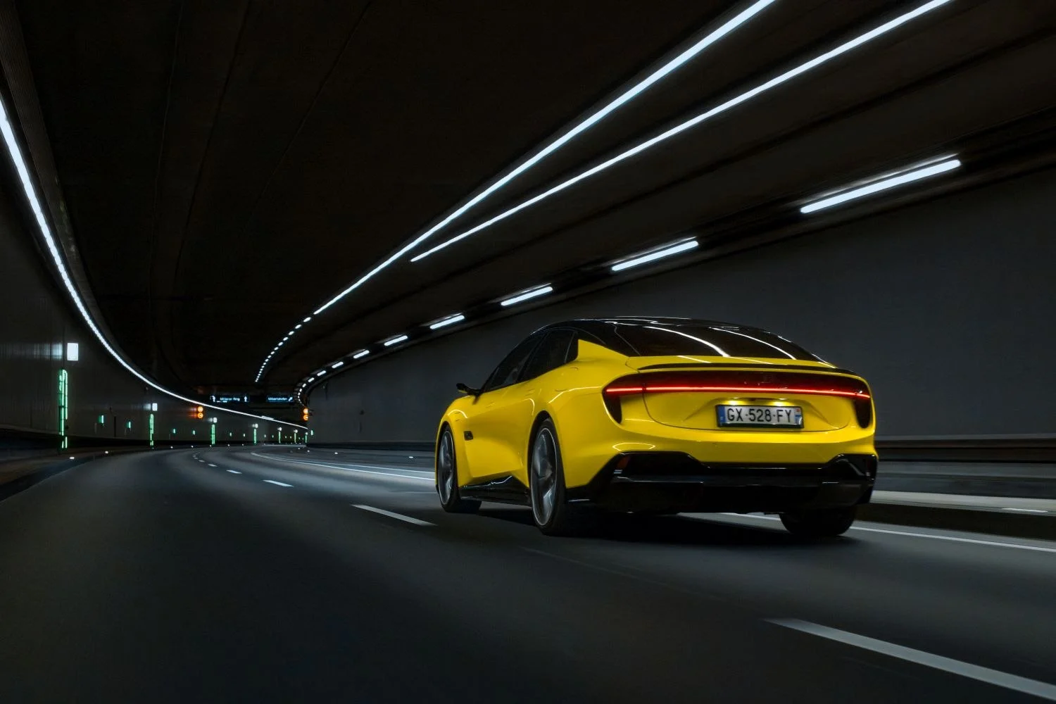 Lotus Emeya 102 kWh (612 Hp) AWD Electric2024 - thumbnail 8