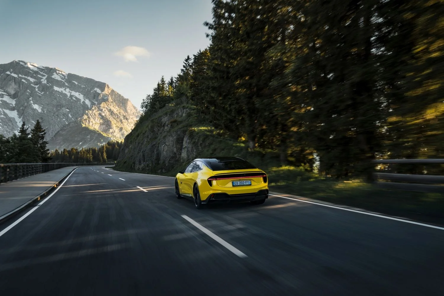 Lotus Emeya 102 kWh (612 Hp) AWD Electric2024 - thumbnail 10