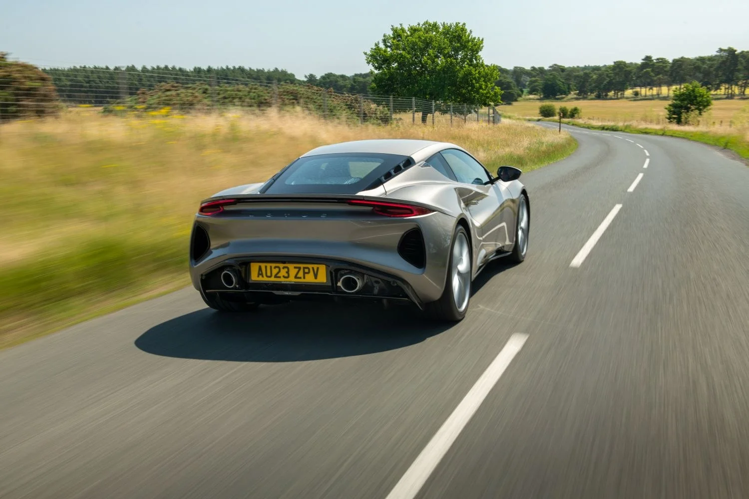 Lotus Emira 2.0 (366 Hp) DCT2023 - thumbnail 2