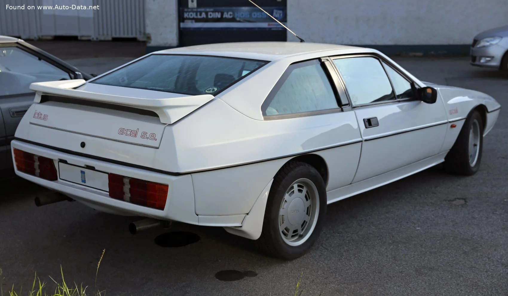 Lotus Excel 2.2 (162 Hp)1983 - 1986 thumbnail 6