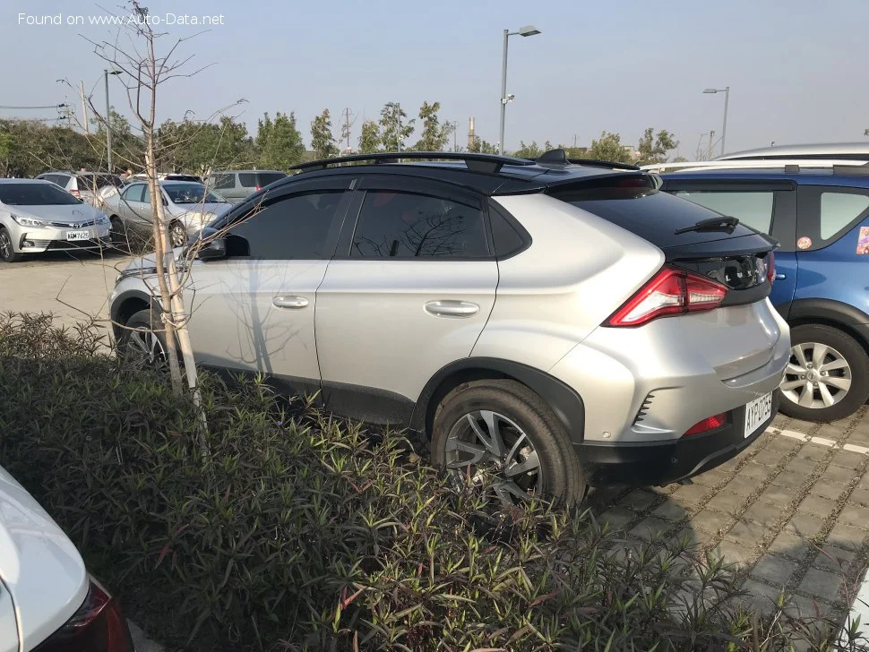 Luxgen U5 1.6i (120 Hp) CVT2017 - thumbnail 2