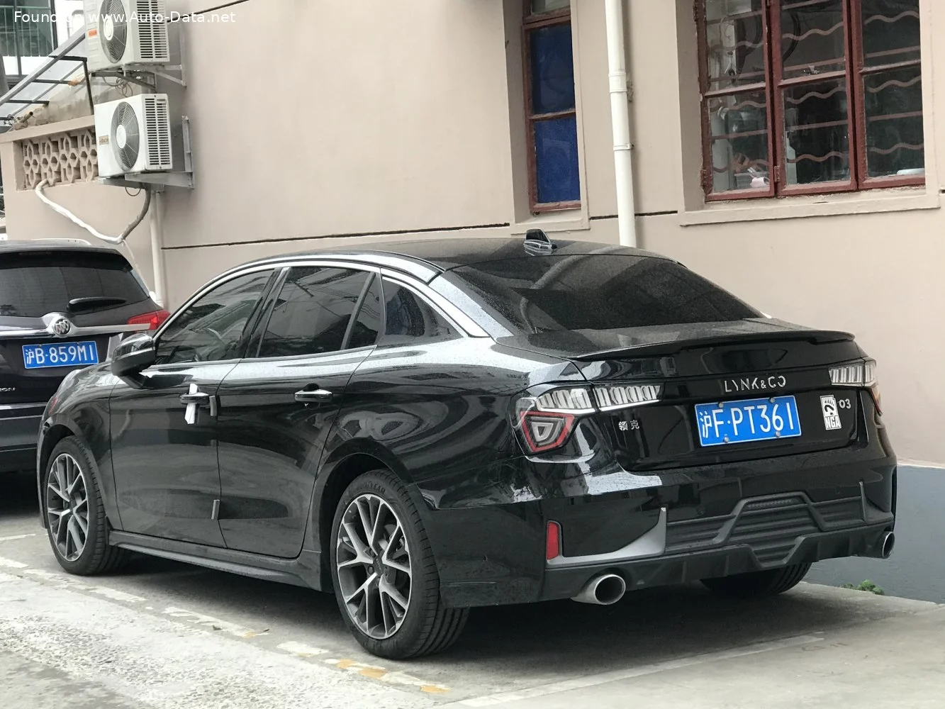 Lynk & Co 03 1.5 T3 (262 Hp) Plug-in Hybrid DCTH2019 - 2021 thumbnail 4