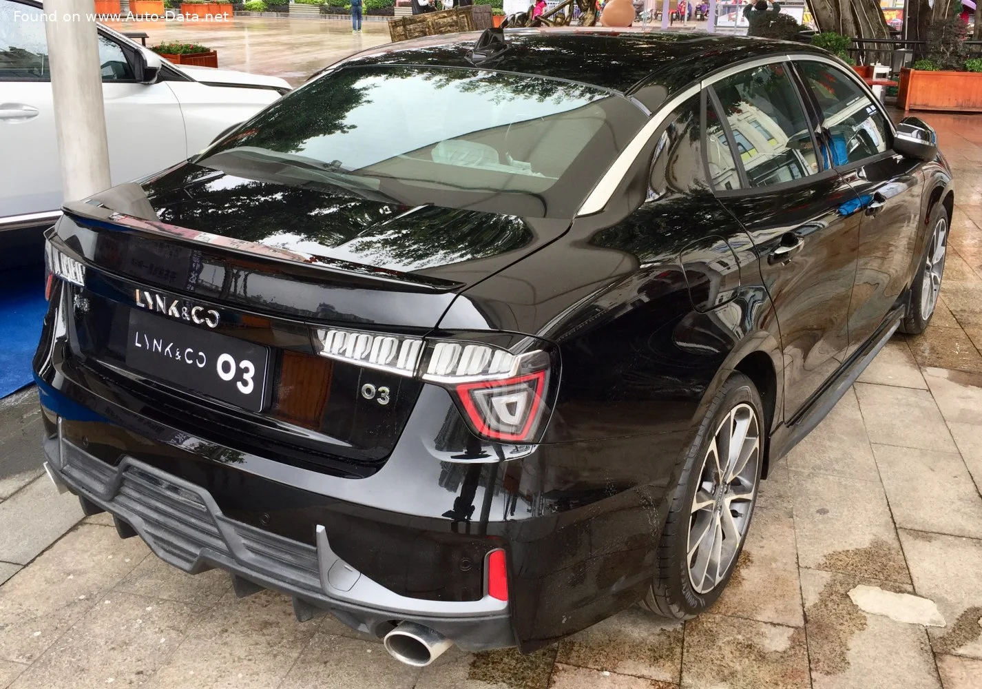 Lynk & Co 03 1.5 T3 (262 Hp) Plug-in Hybrid DCTH2019 - 2021 thumbnail 6