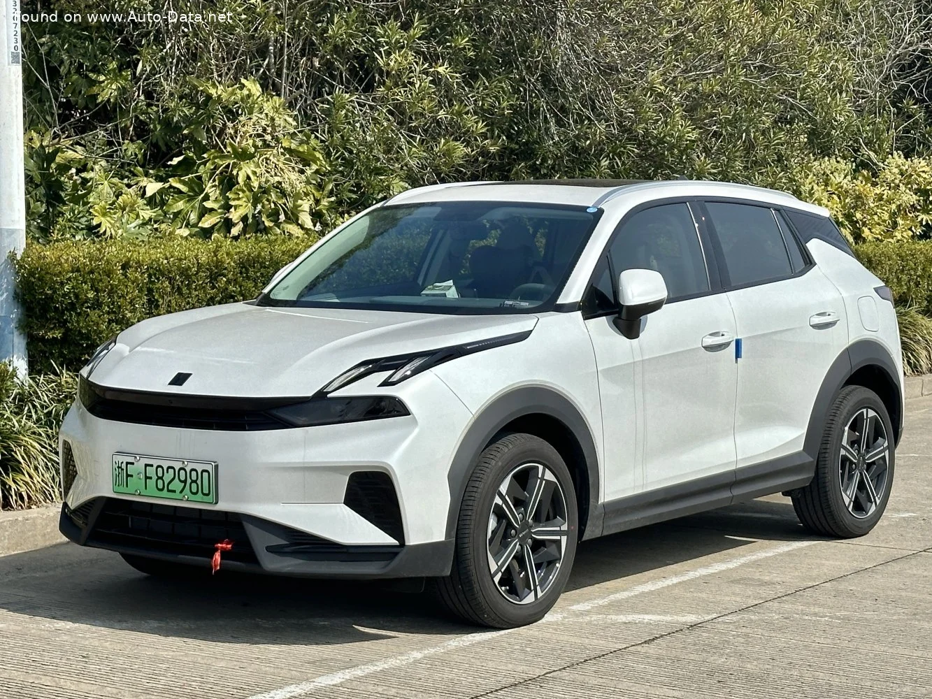 Lynk & Co 06 modeli