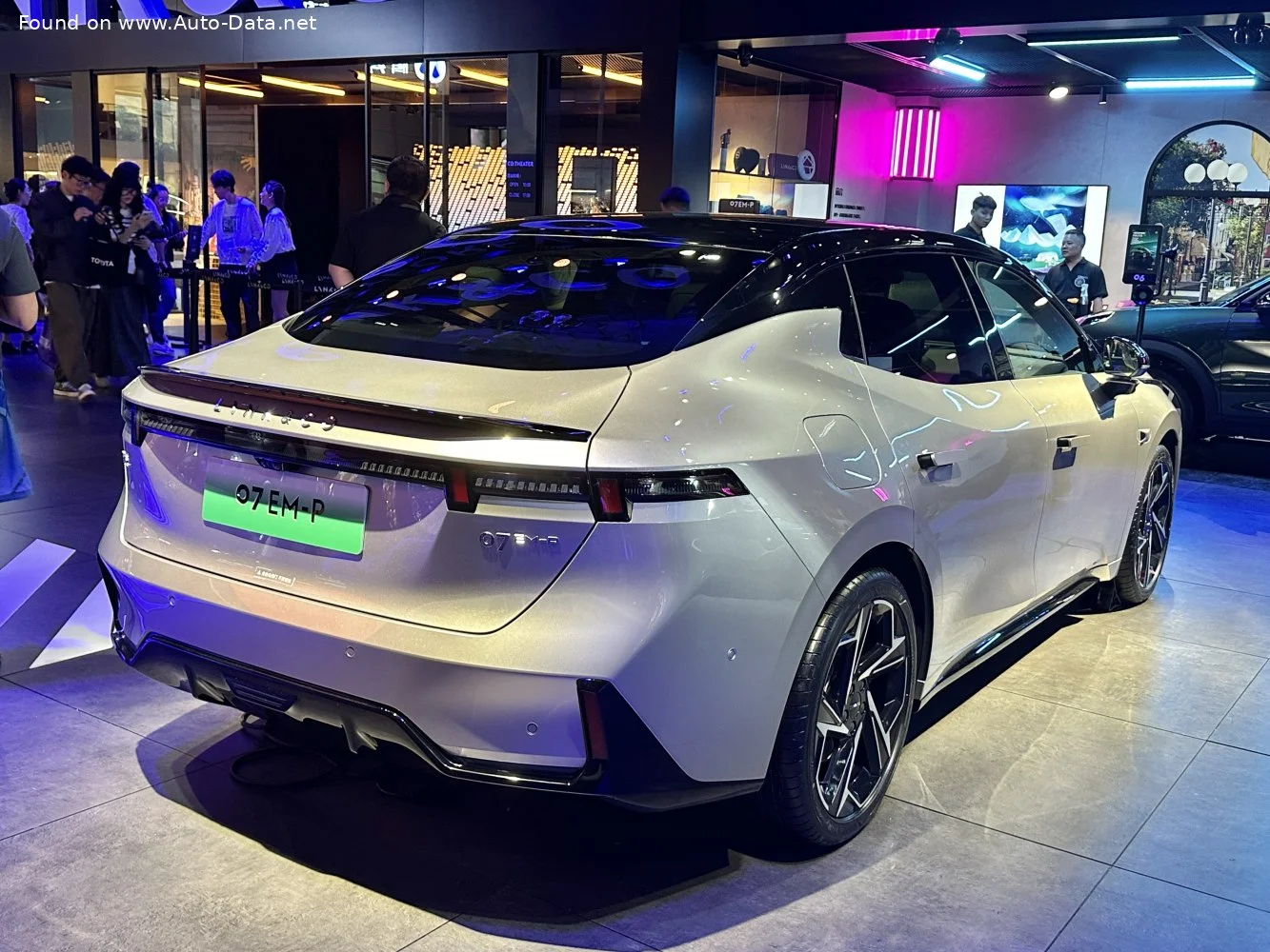 Lynk & Co 07 EM-P 126 Long Range 1.5TD (381 Hp) Plug-in Hybrid DHT Evo2024 - thumbnail 2