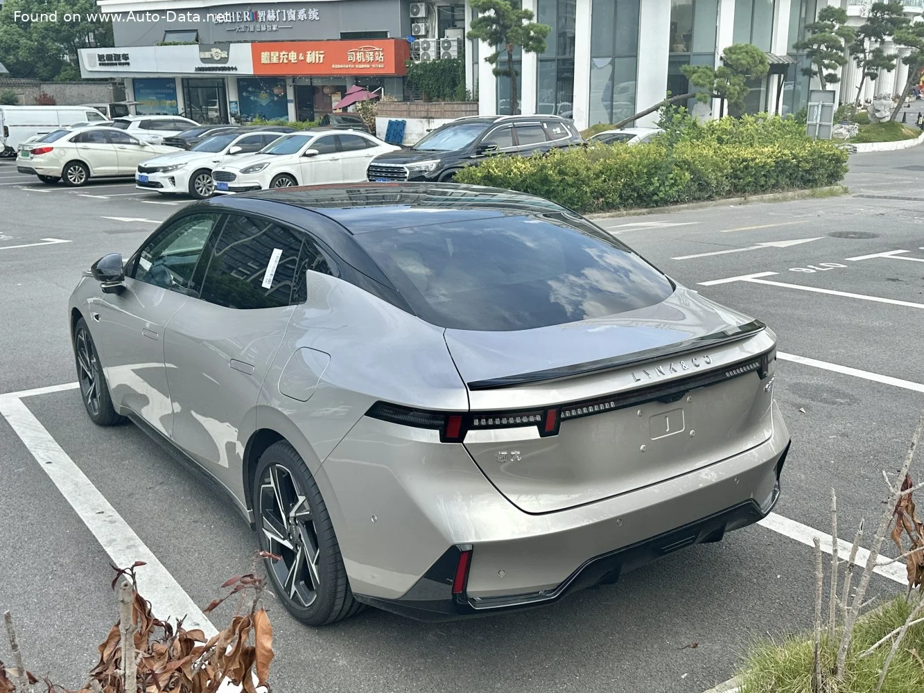 Lynk & Co 07 EM-P 126 Long Range 1.5TD (381 Hp) Plug-in Hybrid DHT Evo2024 - thumbnail 7