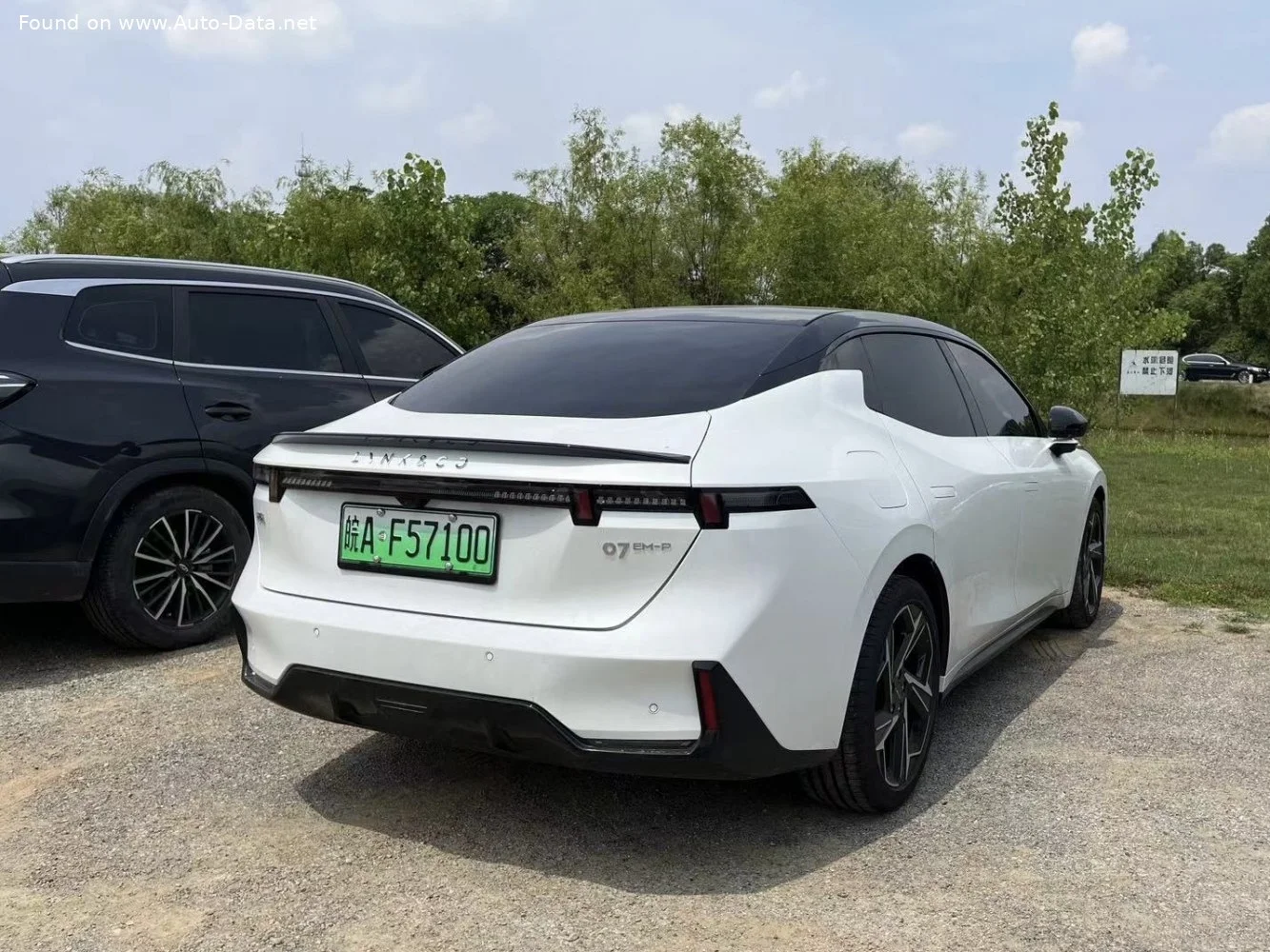 Lynk & Co 07 EM-P 126 Long Range 1.5TD (381 Hp) Plug-in Hybrid DHT Evo2024 - thumbnail 9