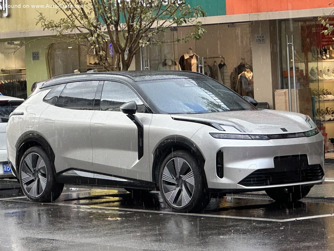 Lynk & Co 08 1.5TD (345 Hp) Plug-in Hybrid DHT Evo2025 - thumbnail 9