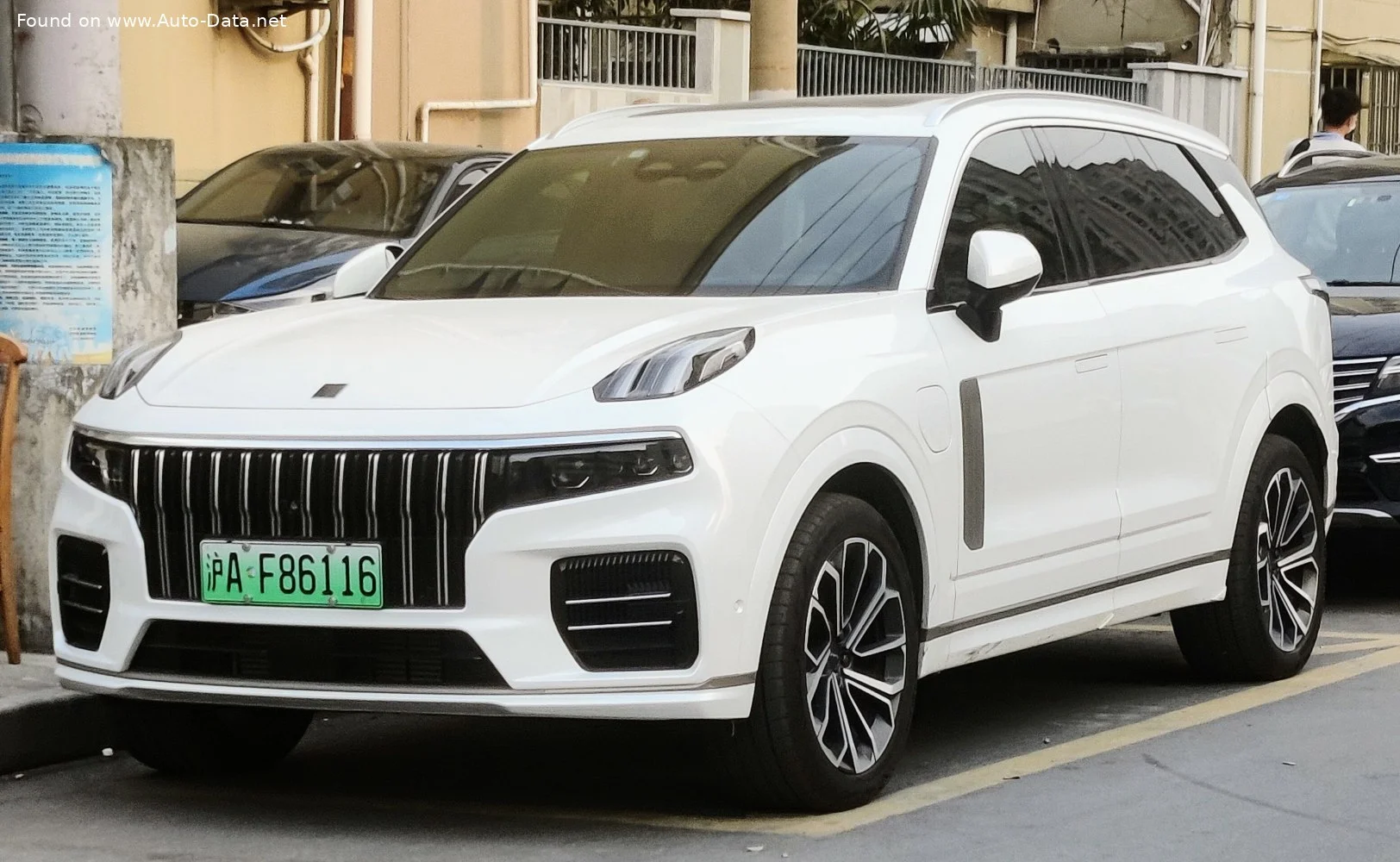Lynk & Co 09 modeli