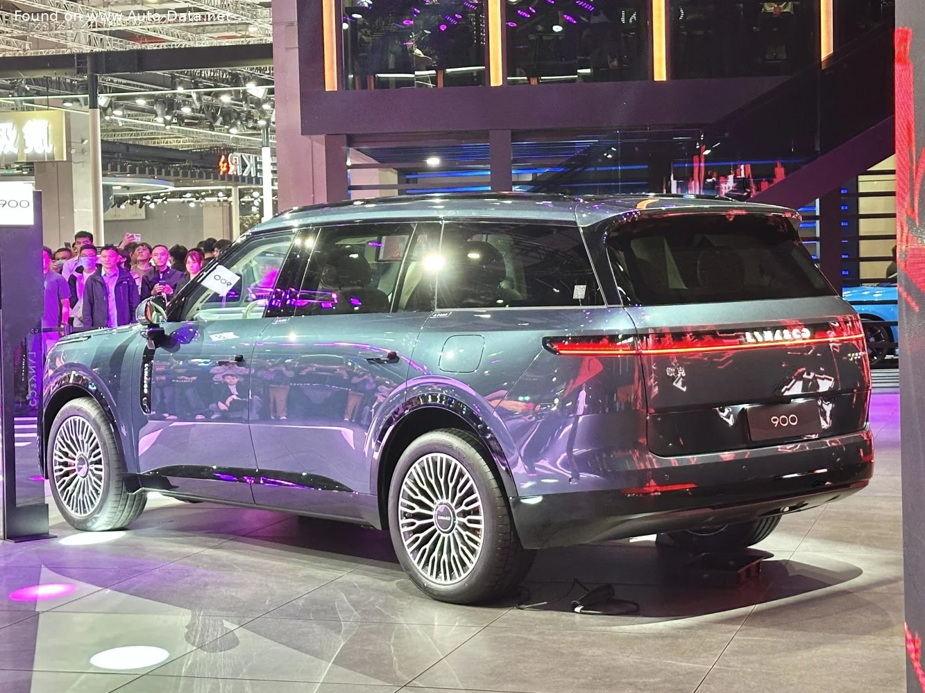 Lynk & Co 900 EM-P 1.5T (721 Hp) Plug-in Hybrid AWD DHT Evo2025 - thumbnail 2