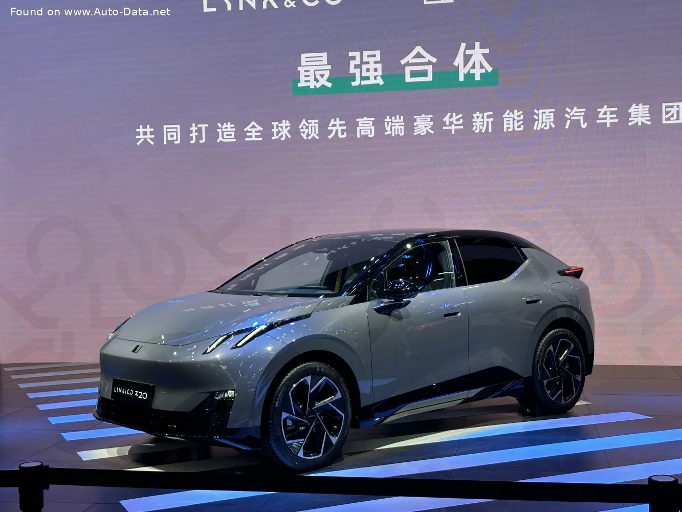 Lynk & Co Z20 61.47 kWh (340 Hp)2024 - thumbnail 5