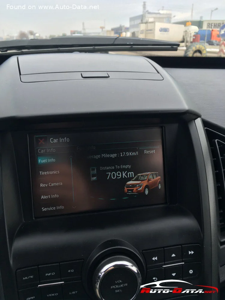 Mahindra XUV500 2.0d (140 Hp)2015 - 2017 thumbnail 9
